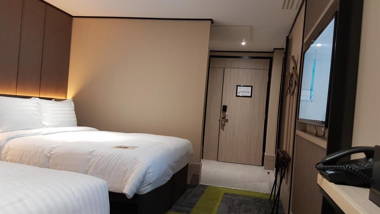 Hotel Aerotel London Heathrow Airport, Terminal 2 & Terminal 3 4*