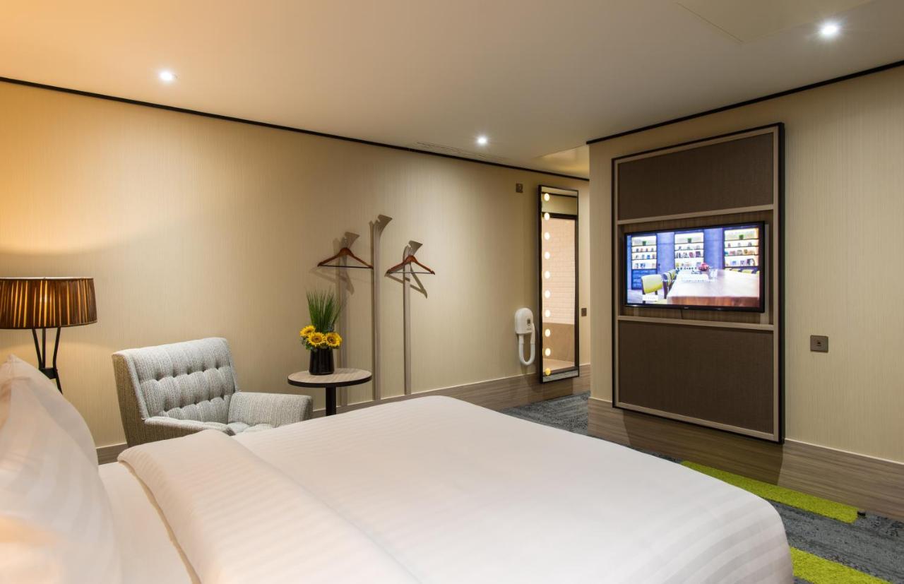 Aerotel London Heathrow Airport, Terminal 2 & Terminal 3 Hotel 4*